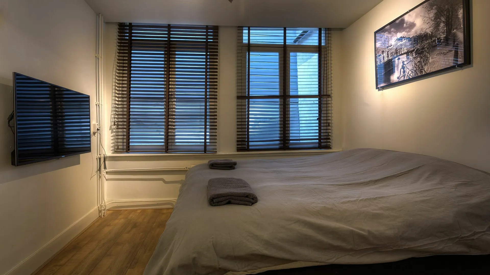 Hotel Canal View Amsterdam 2*,
